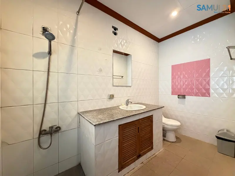 One-bedroom studio