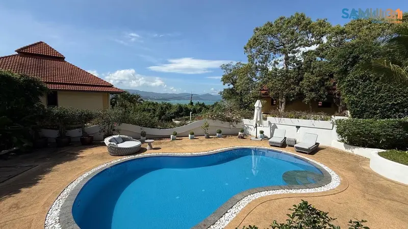 Villa with Four Bedrooms