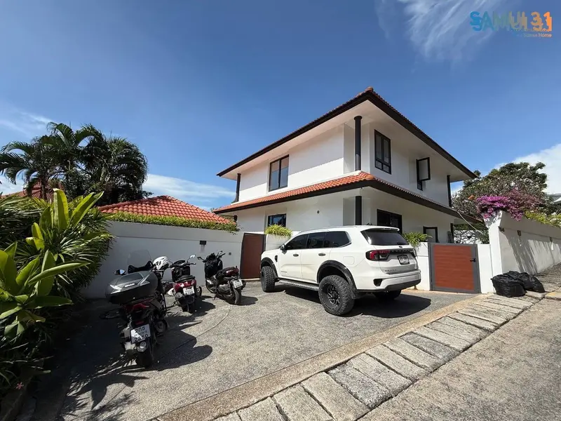 Villa with Four Bedrooms