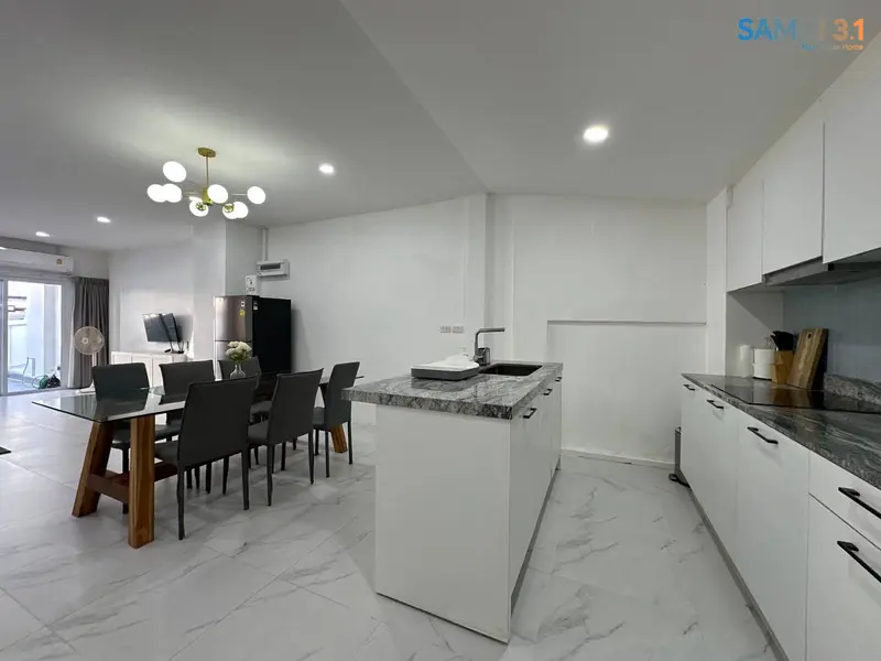 Maenam Townhouse