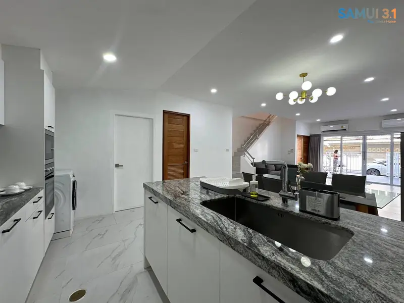 Maenam Townhouse
