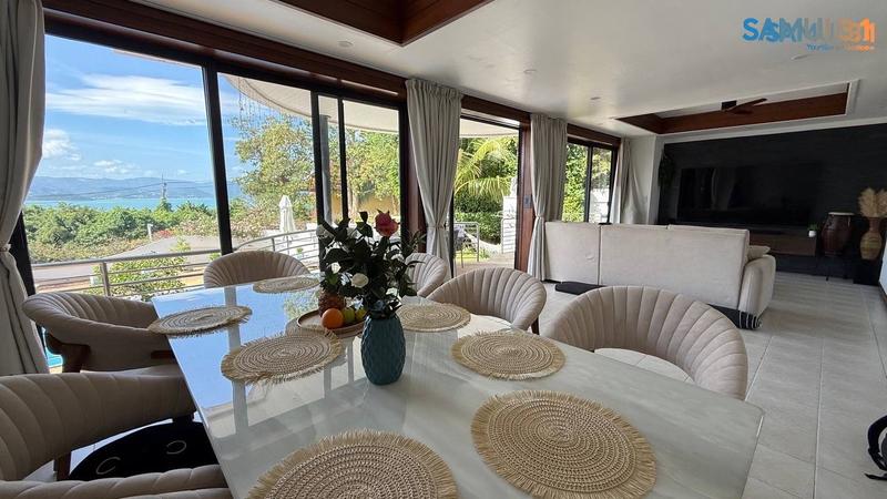 Villa with Four Bedrooms