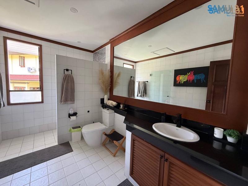 Villa with Four Bedrooms