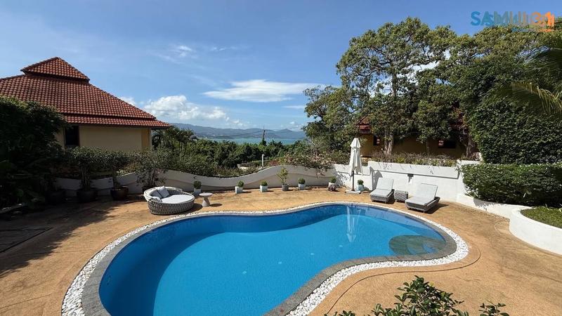 Villa with Four Bedrooms
