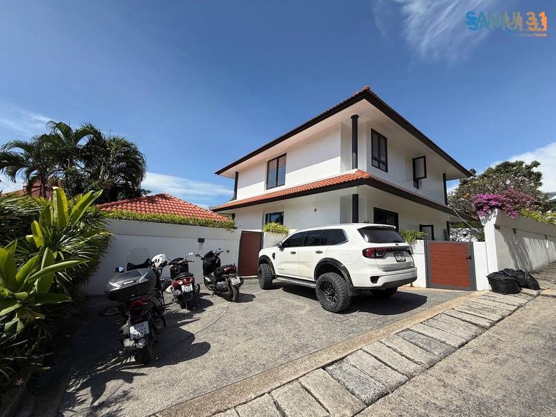 Villa with Four Bedrooms